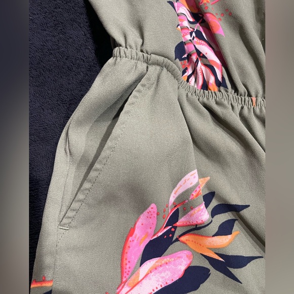 🌴🌸A New Day Romper Womens Medium Green Pink Floral Romper Sleeveless Pockets - Picture 6 of 13